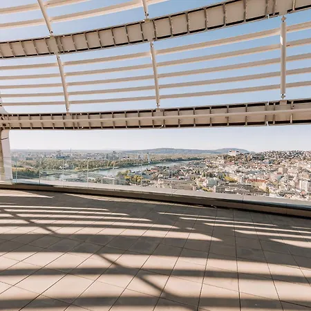 Skau Záha Hadid Sky Park Loft *